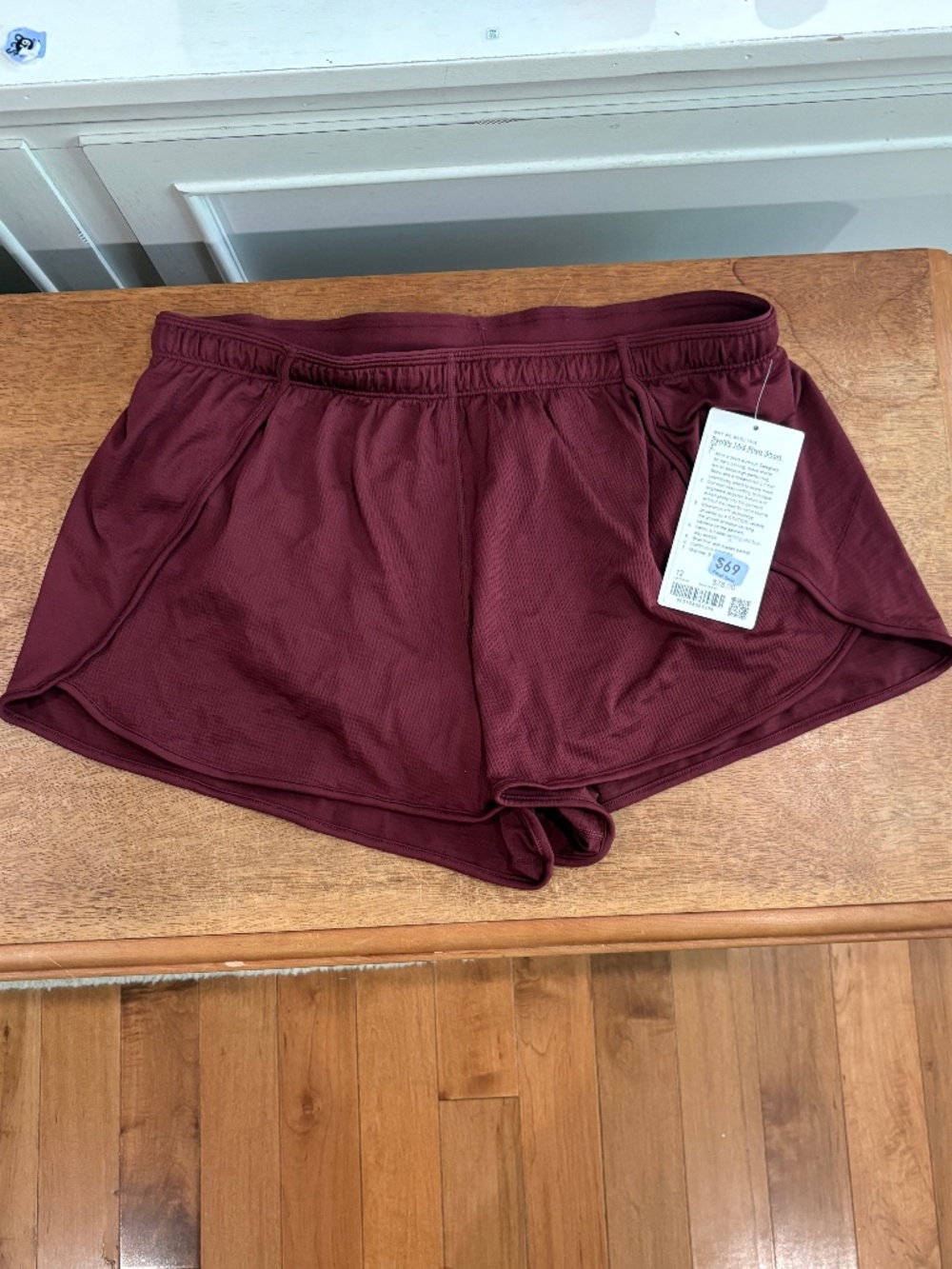 Lululemon Swiftly Mid Rise short 3 inch Burgundy Bay